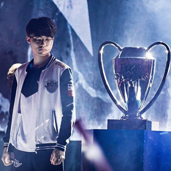 新一代补刀之王？Haichao Tsar贡献了0-1-0的数据， EDward Gaming 压制并取得了赛点